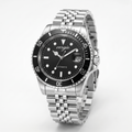 Reloj Vergio Diver 40 negro con correa de acero jubilee