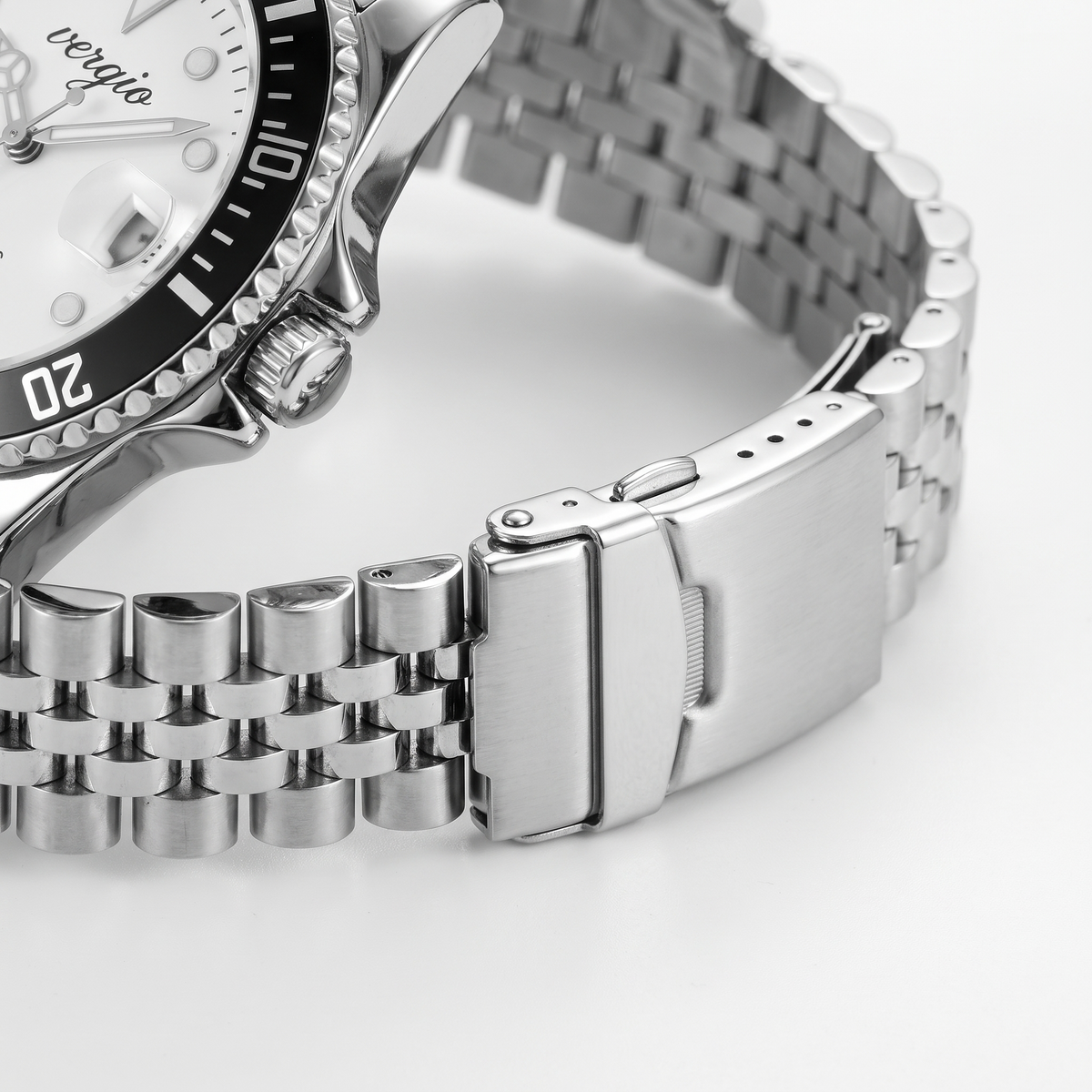 Detalle del cierre del brazalete jubilee, esfera blanca